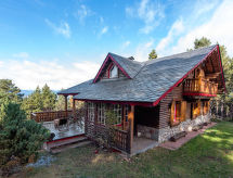 Spain-skiing-chalet